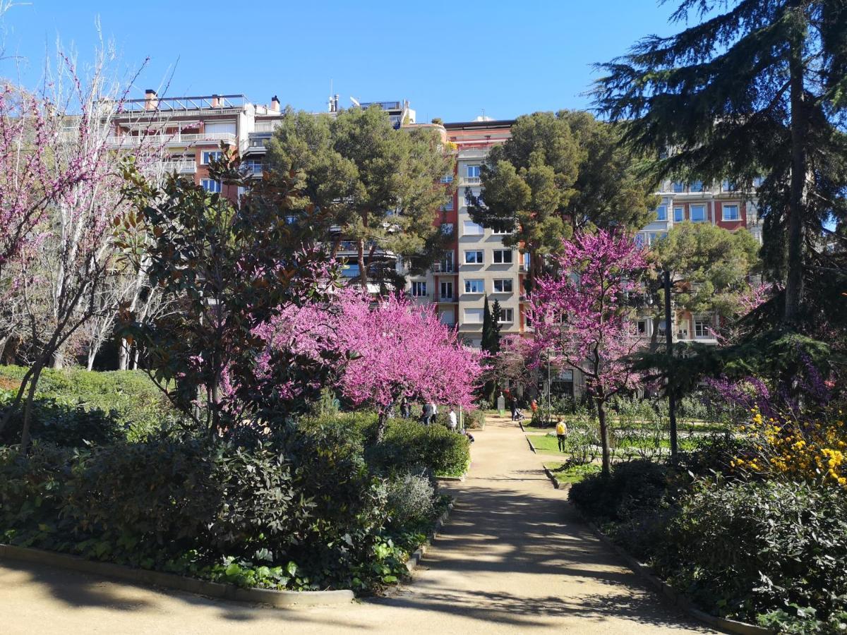 Aparteasy - Turo Park With Lovely Balcony Barcelona Exteriör bild