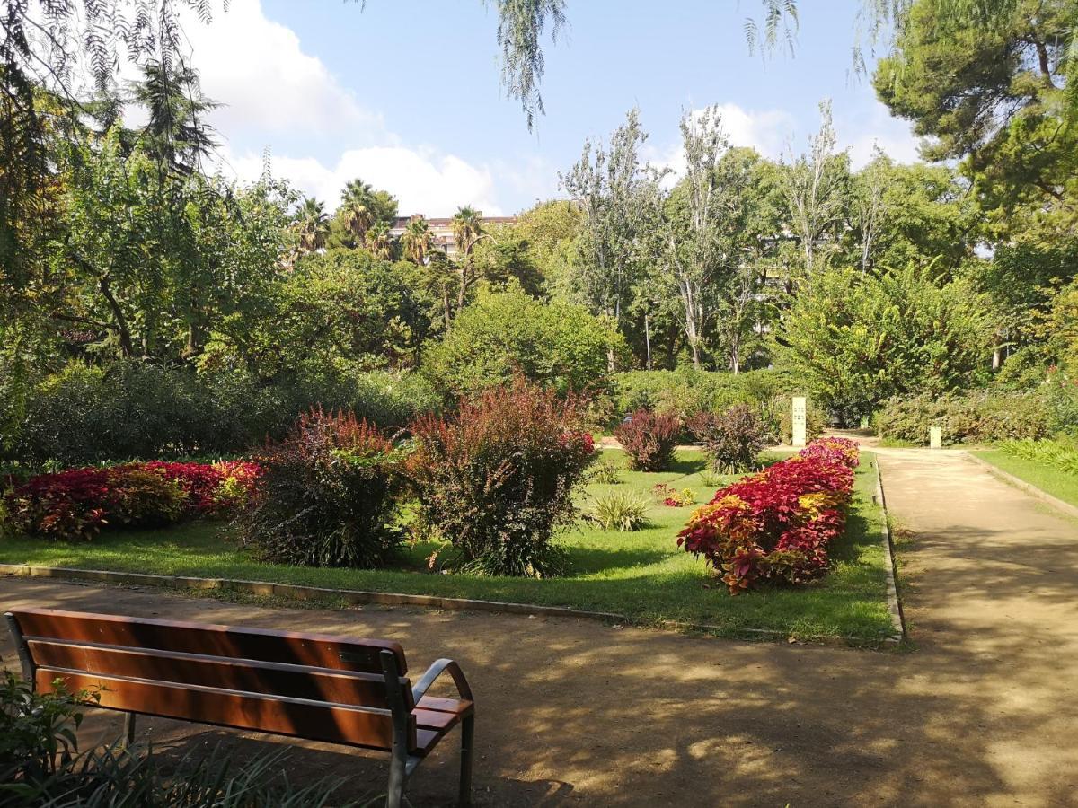 Aparteasy - Turo Park With Lovely Balcony Barcelona Exteriör bild